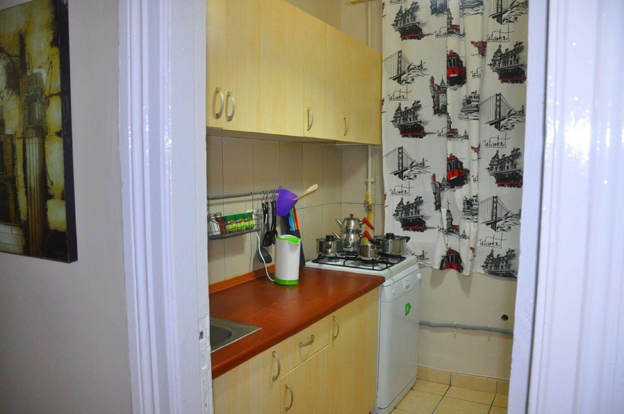 Fuar Ev Taksim Galata Appartement Istanboel Buitenkant foto